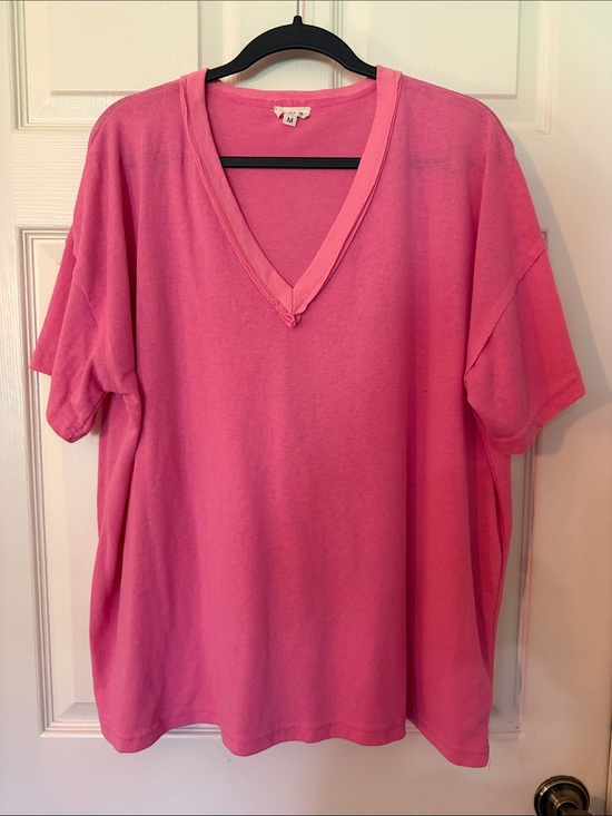 POL Tops - POL Pink V-Neck Short Sleeve Tee